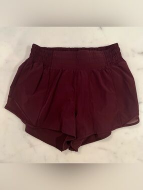 Lululemon Women’s Burgundy size 4 Shorts